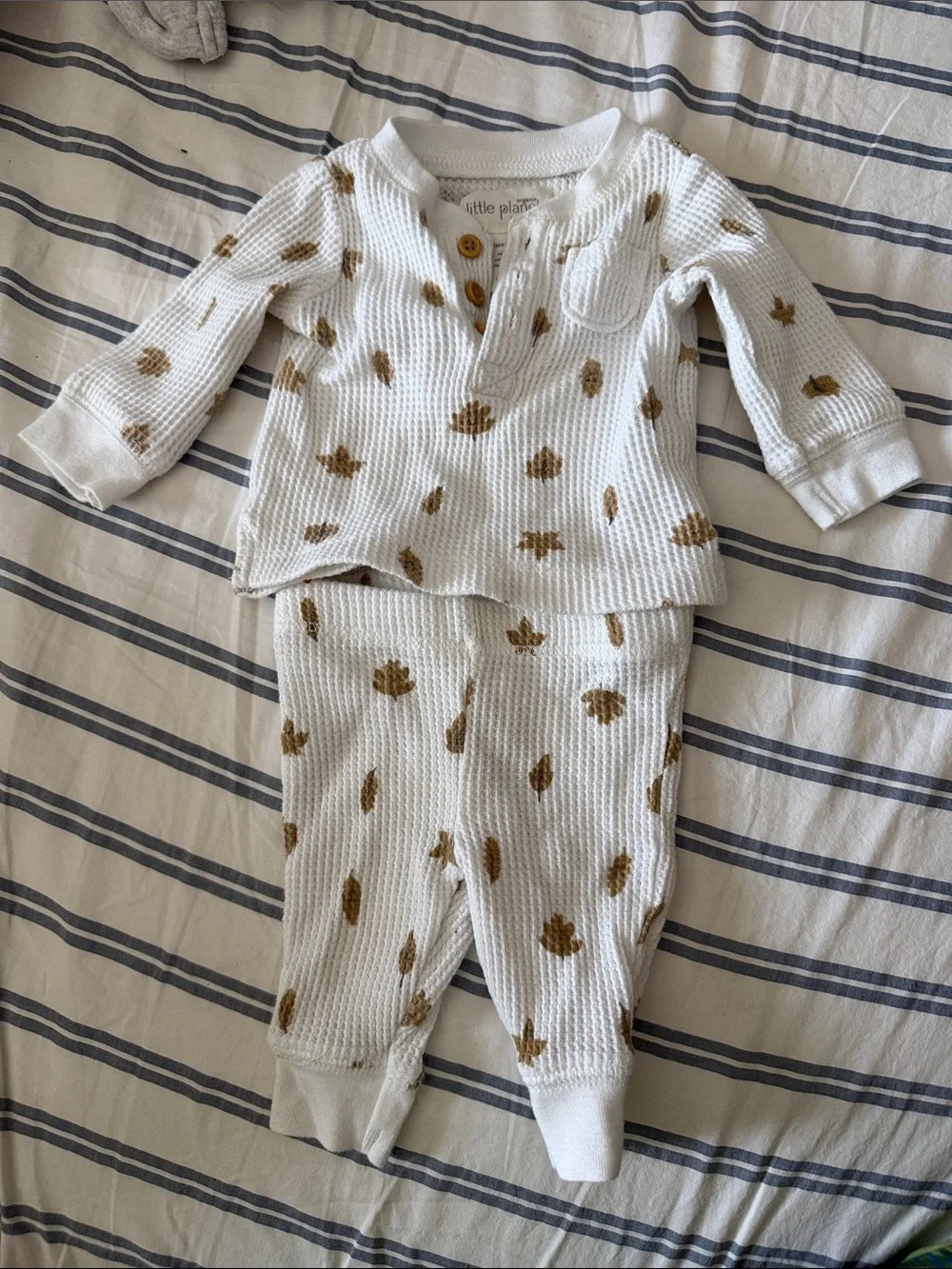 Organic Cotton Little Planet White Waffle Knit Set with Brown Leaf Print